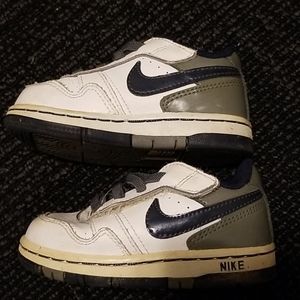 Nike Boys Velcro Shoes Size 6C Dallas Cowboys